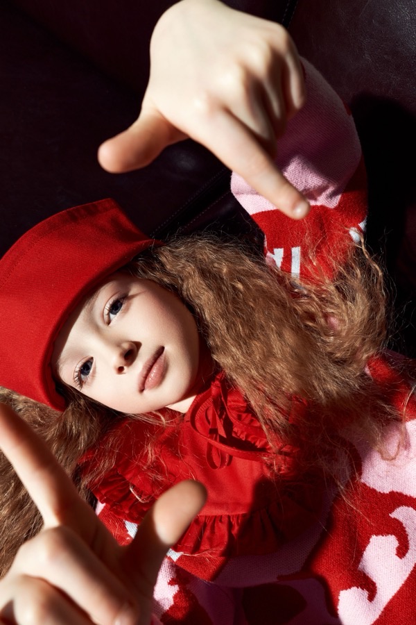 Ученица LUMEN Kids на фотосъёмке